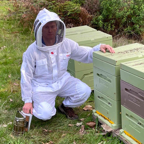 Beekeeping Suit vs Jacket: Which Protective Clothing Should Australian Beekeepers Choose?
